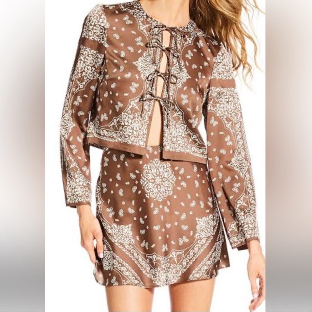 Gianni Bini Brown Bandana Print Lace-Up Crop Top